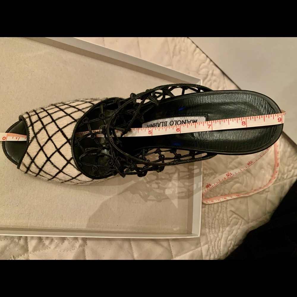 Authentic Manolo Blahnik shoes heels fishnet $995 - Picture 7 of 9